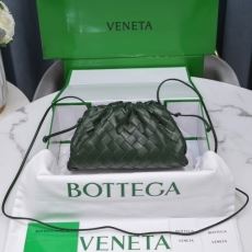 Bottega Veneta Pouch Clutch Bags